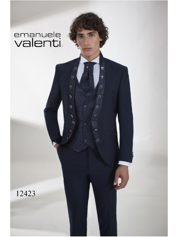 Der Anzug 12431 vom Hersteller Emanuele Valenti, im Hochzeitshaus Konstanz