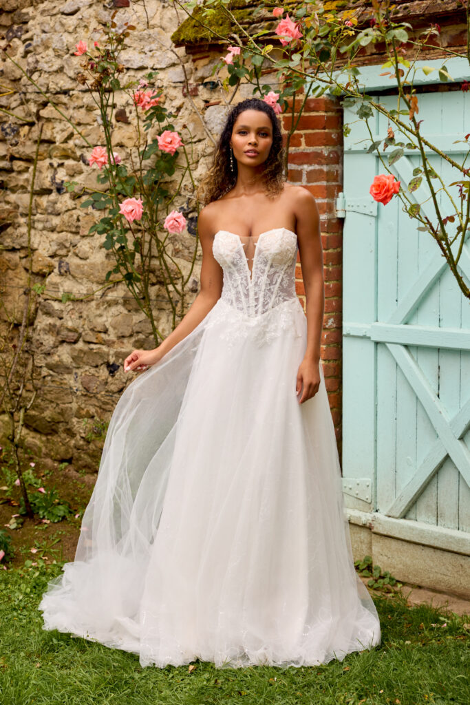 Das Brautkleid 20059 vom Hersteller Sweetheart, im Hochzeitshaus Konstanz