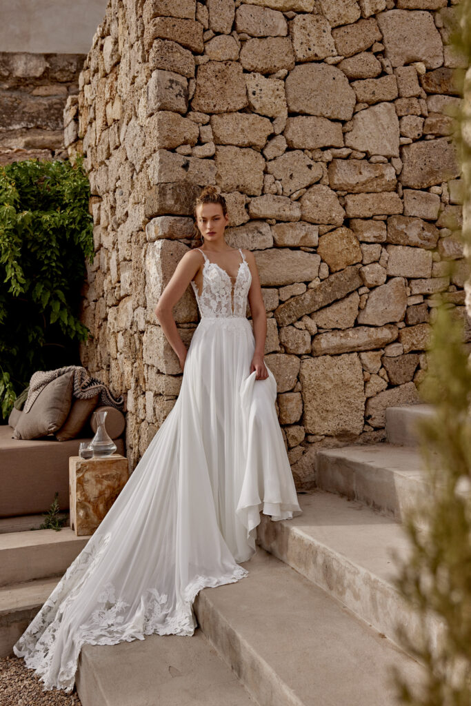 Das Brautkleid 66363 vom Hersteller Lilian West, im Hochzeitshaus Konstanz