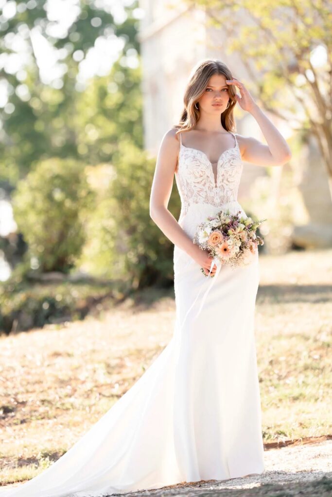 Das Brautkleid R3804 vom Hersteller Allure, im Hochzeitshaus Konstanz